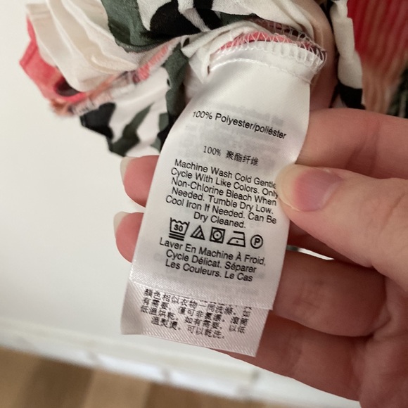 DKNY crepe floral sleeveless top with tie front small - Picture 3 of 4